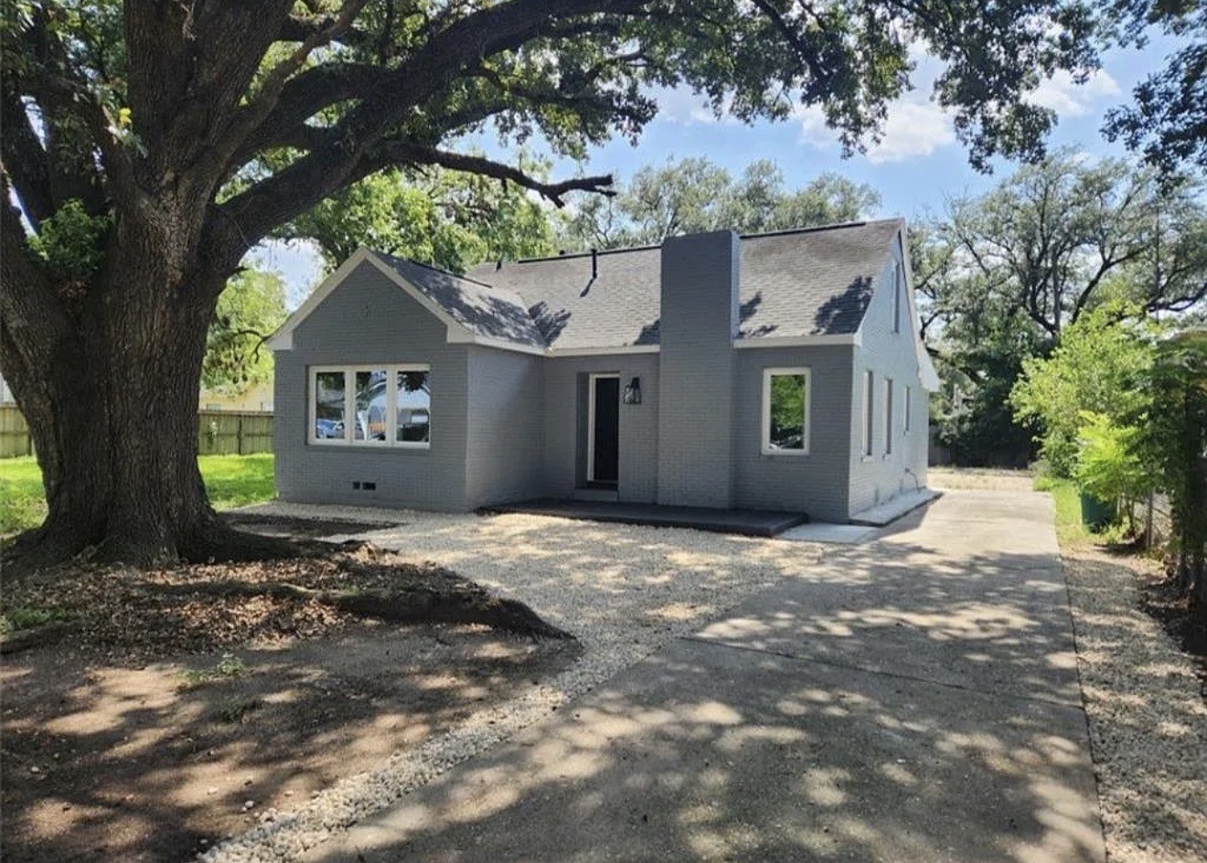 204 Center Street Pasadena, TX 77506 - Photo 1 of 13