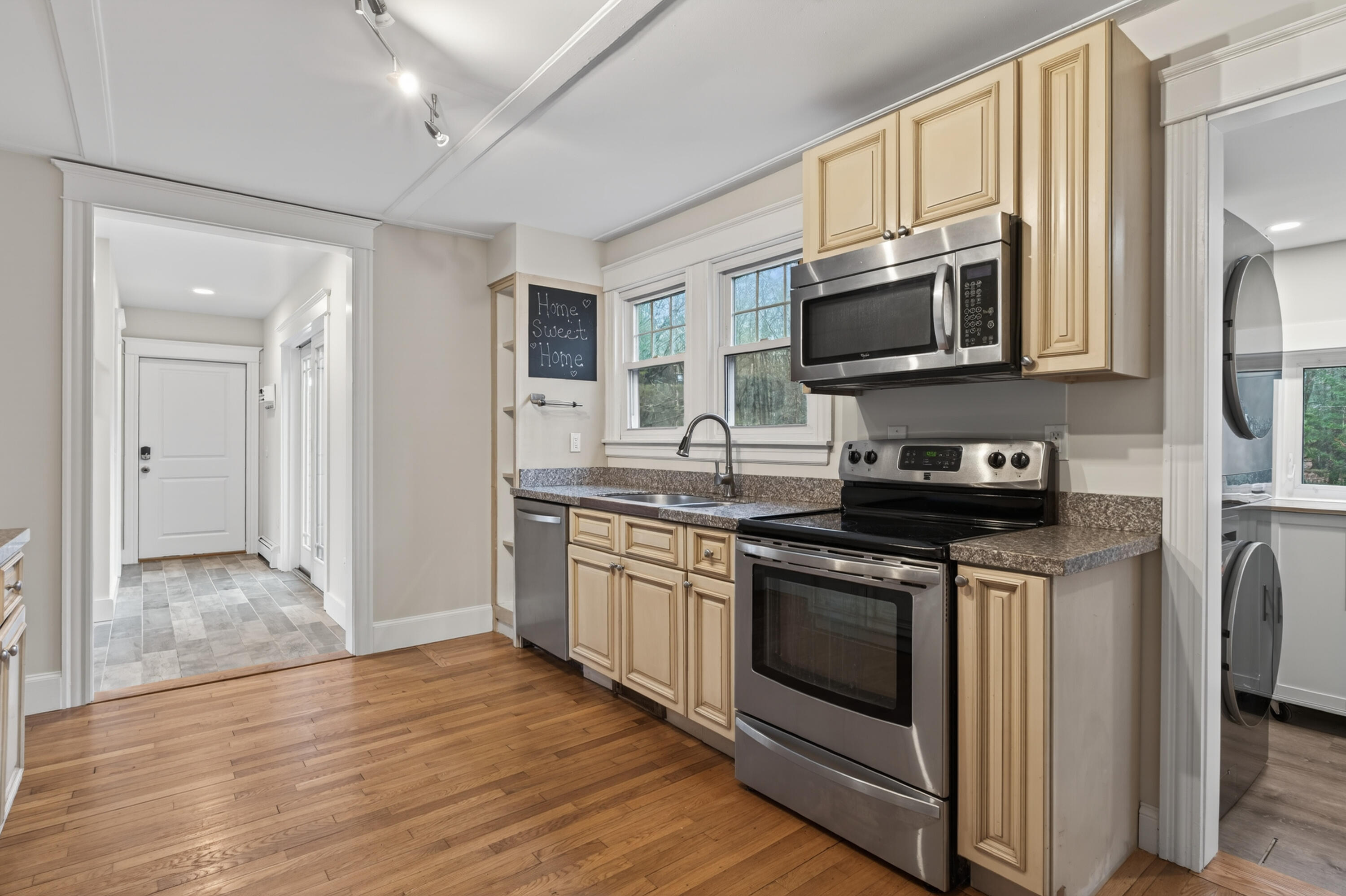 275 Middle Road Falmouth, ME 04105 - Photo 17 of 43 17_275 Middle Rd, _Morneau Studios