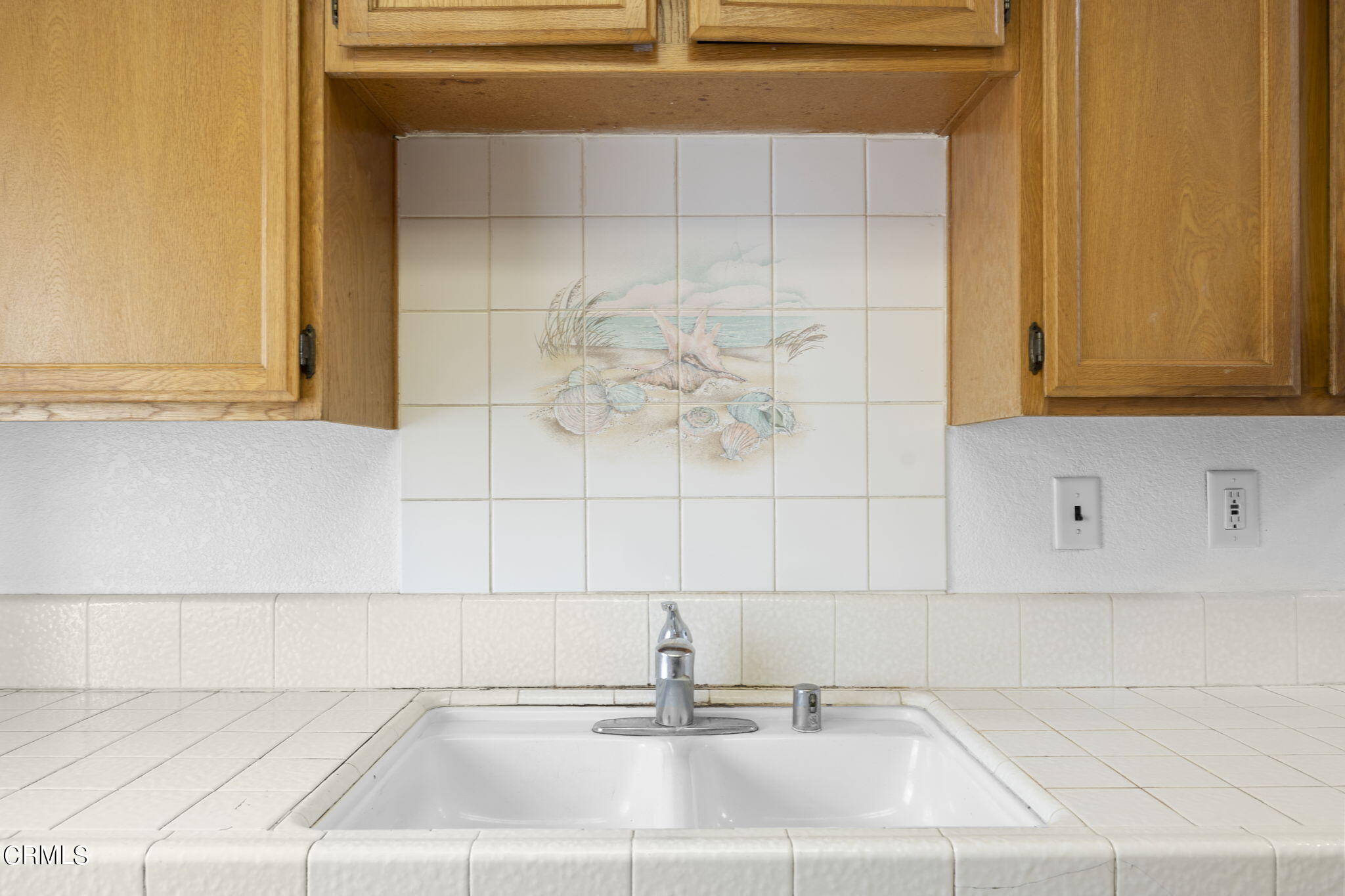 5182 Columbus Place Oxnard, CA 93033 - Photo 14 of 39 a bathroom with a bathtub