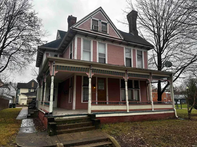 $209,900 | 429 West Charles Street, Muncie, IN 47305