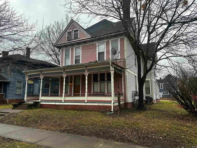 $209,900 | 429 West Charles Street, Muncie, IN 47305