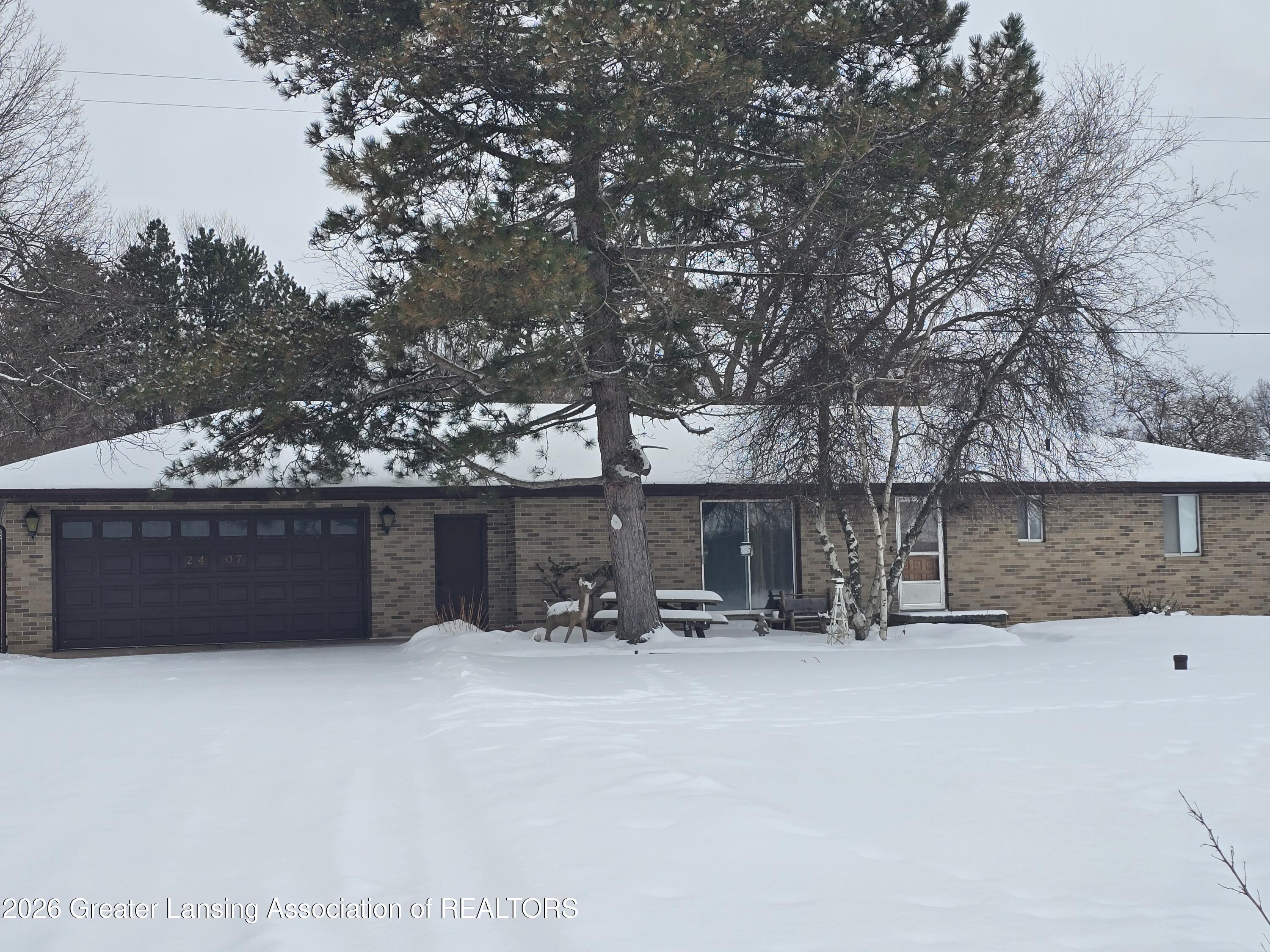 2407 West Clark Road Dewitt, MI 48820 - Photo 1 of 21 EXT front