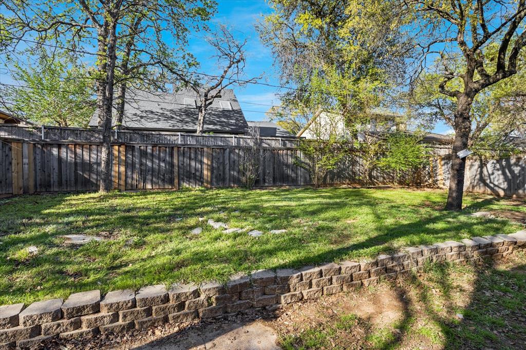 5719 Valley Ridge Court Arlington, TX 76017 - Photo 27 of 28