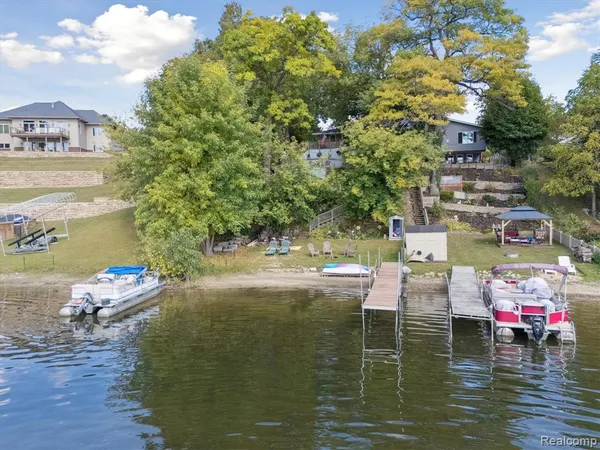 $420,000 | 4475 Harp Drive, Linden, MI 48451