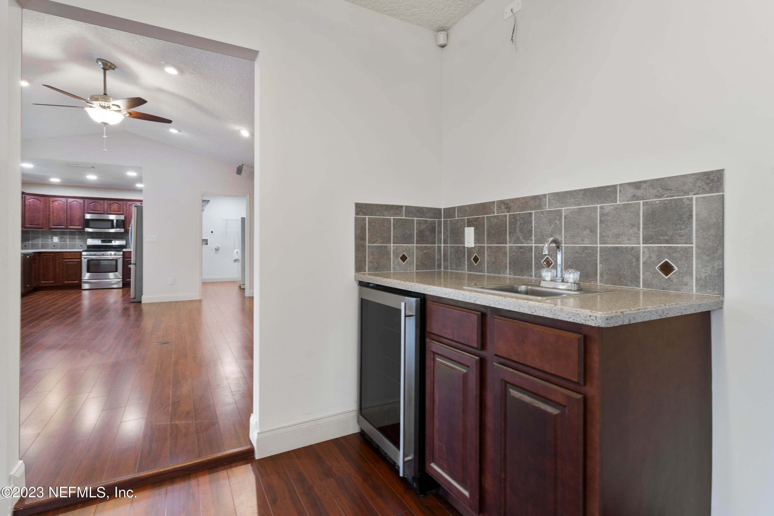 8473 Perry's Park Road St. Augustine, FL 32092 - Photo 19 of 29 Living 2-wet bar