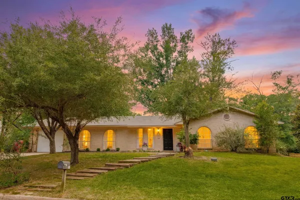 $324,000 | 855 Ave A, Canton, TX 75103