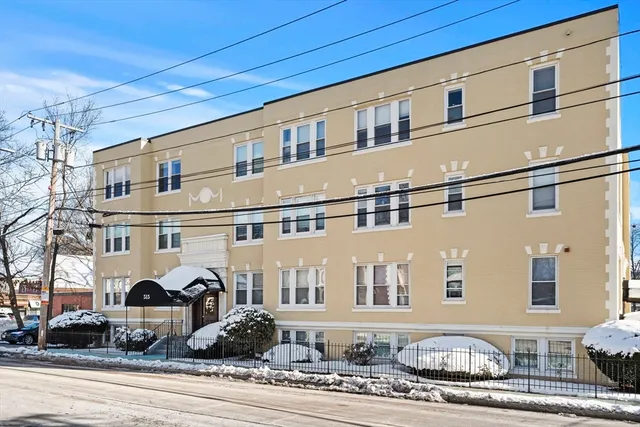$399,000 | 515 Pleasant Street, Unit 11, Melrose, MA 02176