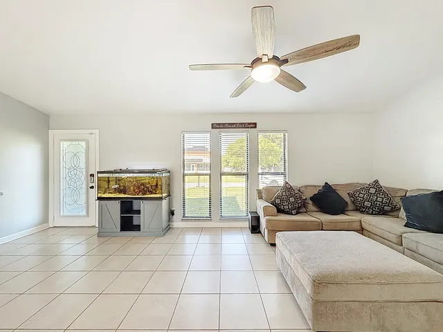 $389,000 | 1771 Southwest Taurus Lane, Port St. Lucie, FL 34984