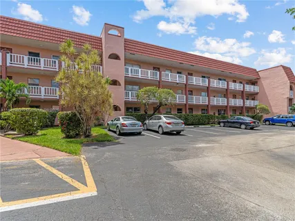 $139,000 | 9460 Sunrise Lakes Boulevard, Unit 309, Sunrise, FL 33322