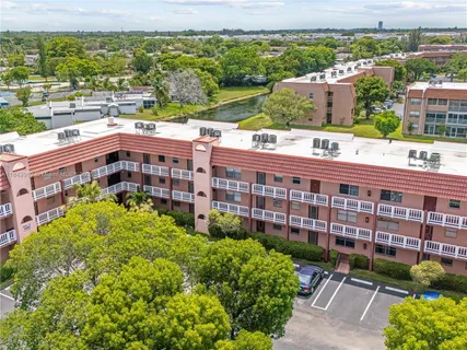 $139,000 | 9460 Sunrise Lakes Boulevard, Unit 309, Sunrise, FL 33322