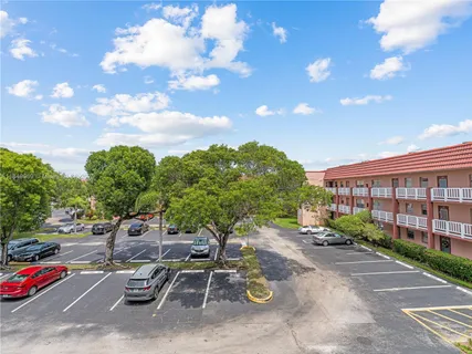 $139,000 | 9460 Sunrise Lakes Boulevard, Unit 309, Sunrise, FL 33322