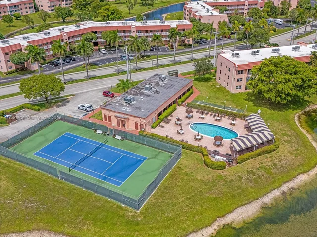 $139,000 | 9460 Sunrise Lakes Boulevard, Unit 309, Sunrise, FL 33322