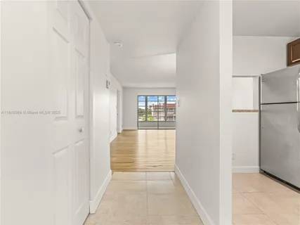 $139,000 | 9460 Sunrise Lakes Boulevard, Unit 309, Sunrise, FL 33322