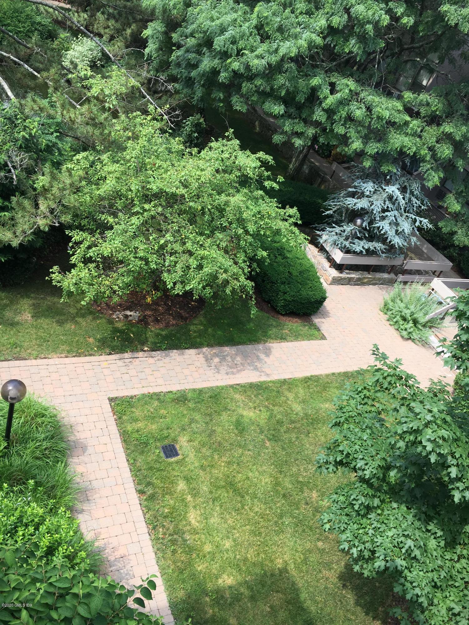 1465 East Putnam Avenue, Unit 414 Riverside, CT 06878 - Photo 16 of 20 IMG_2279