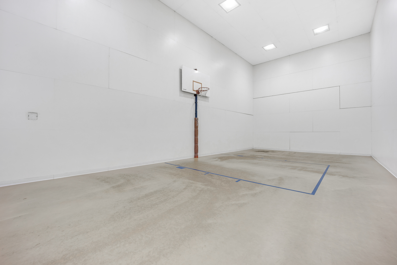 211 East Ohio Street, Unit 2925 Chicago, IL 60611 - Photo 10 of 14 a view of empty room