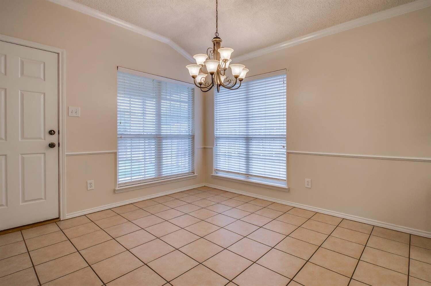 6806 86th Street Lubbock, TX 79424 - Photo 7 of 19 20241219224135107101000000-o
