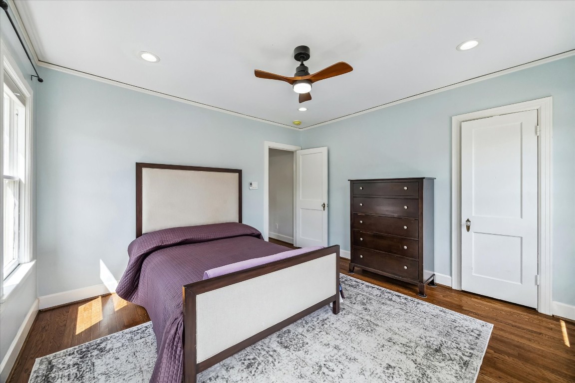 1925 Banks Street Houston, TX 77098 - Photo 25 of 38 A second view of the secondary bedroom.