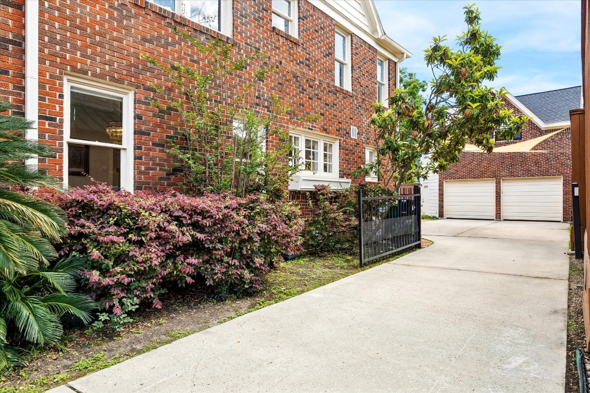 1925 Banks Street Houston, TX 77098 - Photo 3 of 38 Spacious driveway leading to the detached garage and full garage apartment.