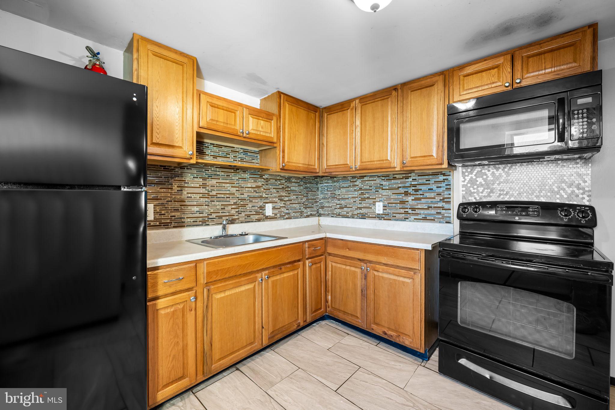 3703 East Lombard Street Baltimore, MD 21224 - Photo 15 of 31 Kitchen
