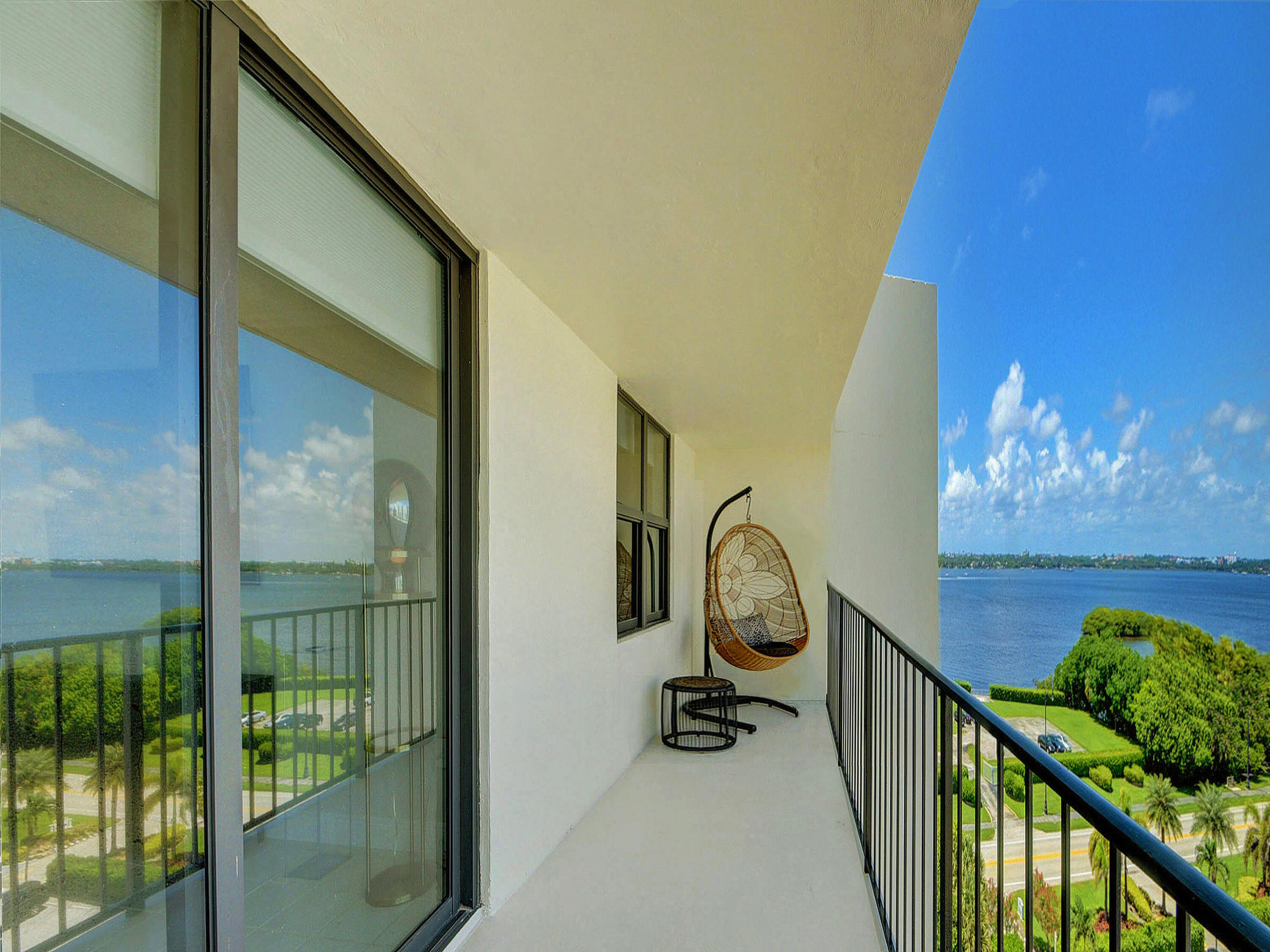 3460 South Ocean Boulevard, Unit 7110 Palm Beach, FL 33480 - Photo 20 of 23 a view of a room with gym equipment