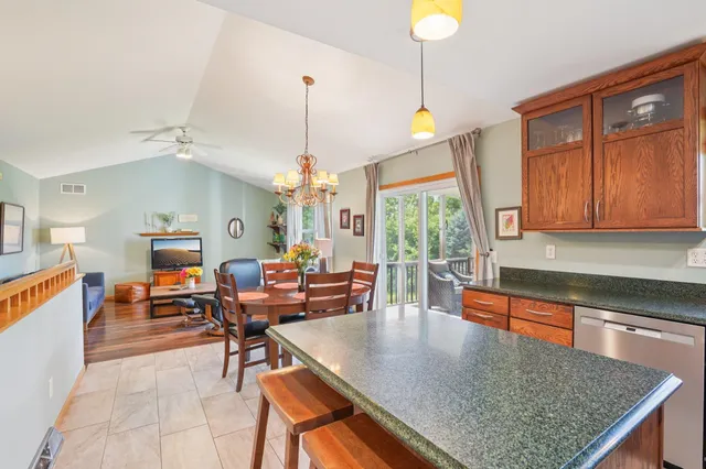 $535,000 | 501 Glacier Trail, Mount Horeb, WI 53572