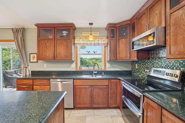 $535,000 | 501 Glacier Trail, Mount Horeb, WI 53572