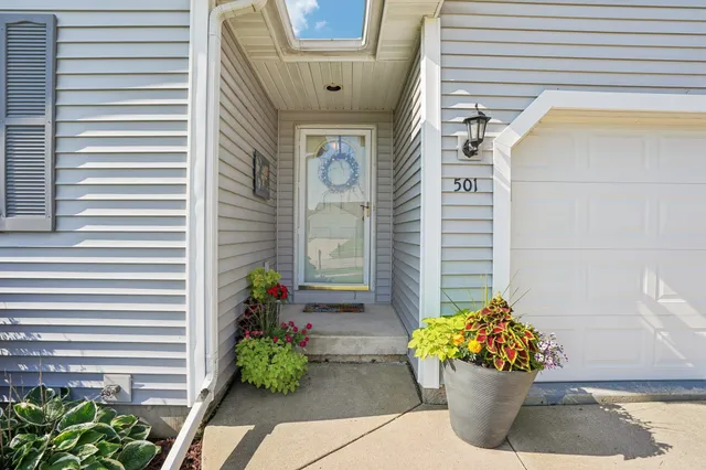 $535,000 | 501 Glacier Trail, Mount Horeb, WI 53572