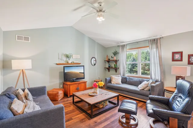 $535,000 | 501 Glacier Trail, Mount Horeb, WI 53572