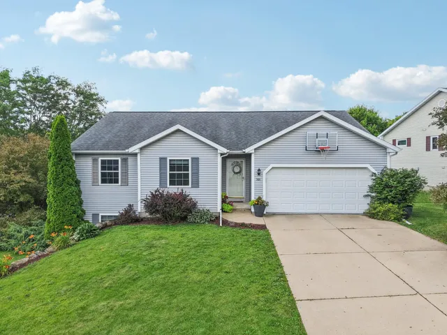 $535,000 | 501 Glacier Trail, Mount Horeb, WI 53572