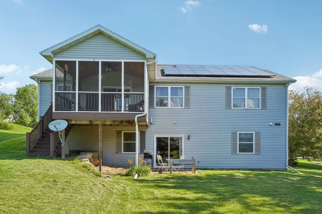 $535,000 | 501 Glacier Trail, Mount Horeb, WI 53572