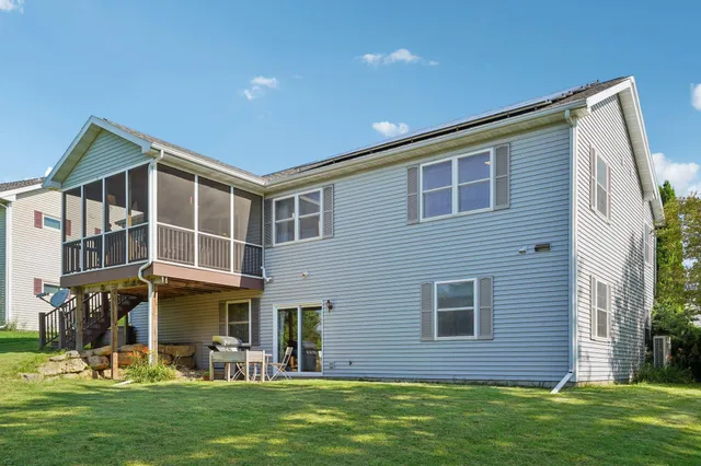 $535,000 | 501 Glacier Trail, Mount Horeb, WI 53572