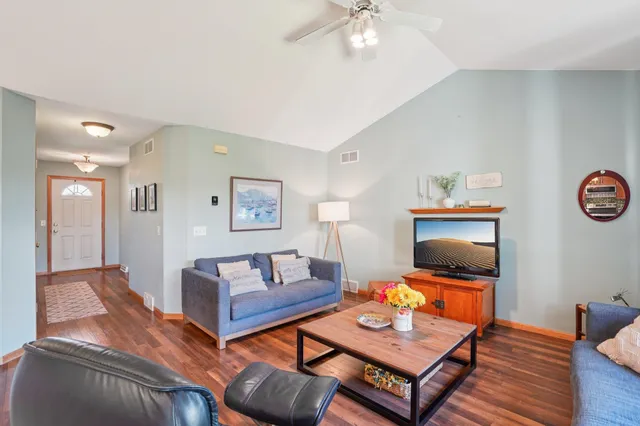 $535,000 | 501 Glacier Trail, Mount Horeb, WI 53572