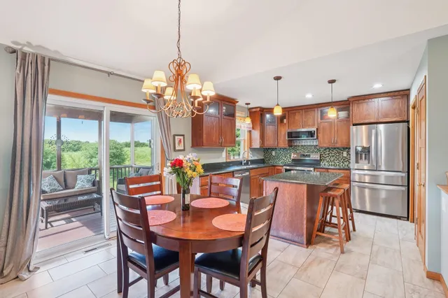 $535,000 | 501 Glacier Trail, Mount Horeb, WI 53572