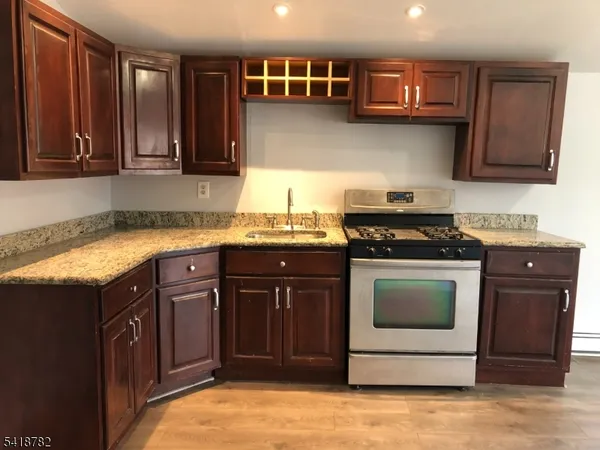 $2,250 | 19 Lakeview Place, Unit 2, Verona, NJ 07044