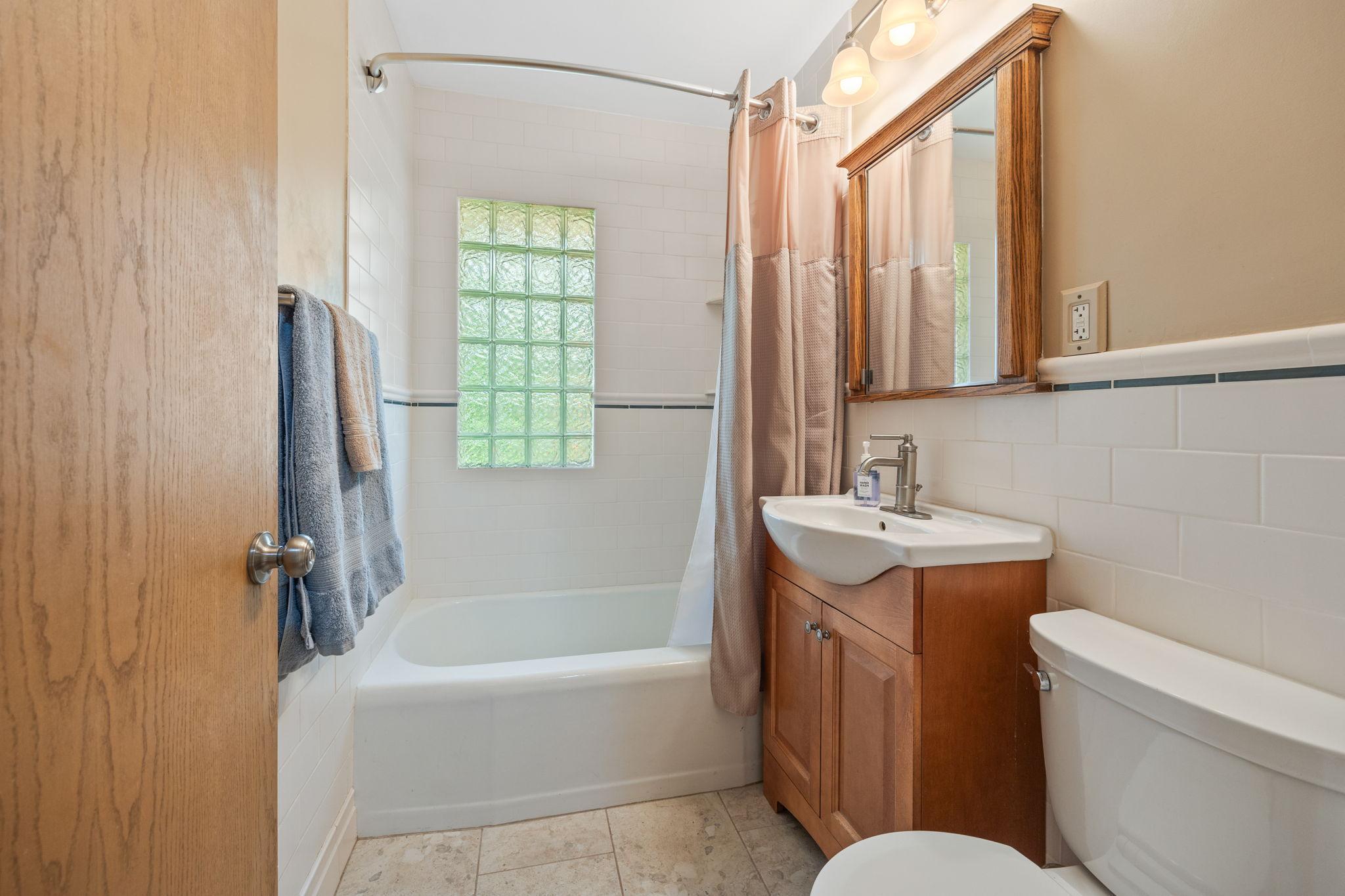 1423 Rambler Road Roseville, MN 55113 - Photo 12 of 26 Gallery Image 12