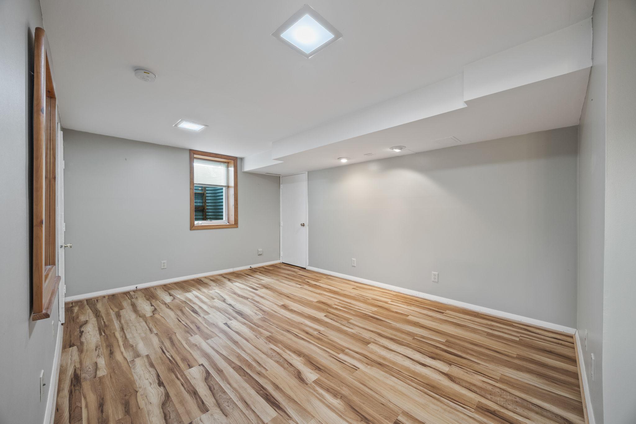 1423 Rambler Road Roseville, MN 55113 - Photo 17 of 26 Gallery Image 17
