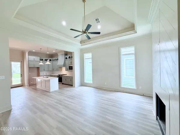 $339,900 | 122 Oak Village Drive, Scott, LA 70583