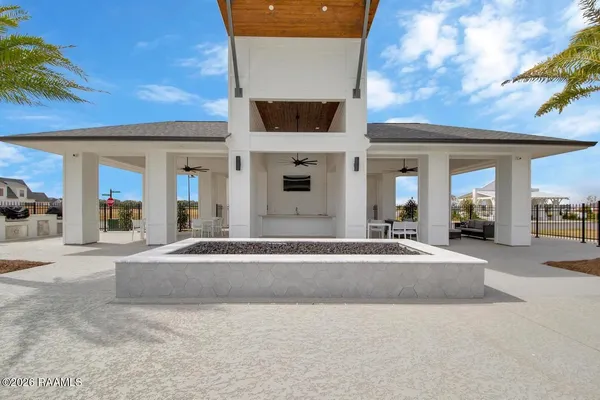 $339,900 | 122 Oak Village Drive, Scott, LA 70583