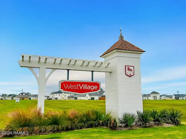 $339,900 | 122 Oak Village Drive, Scott, LA 70583