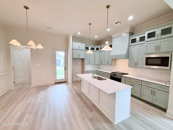 $339,900 | 122 Oak Village Drive, Scott, LA 70583