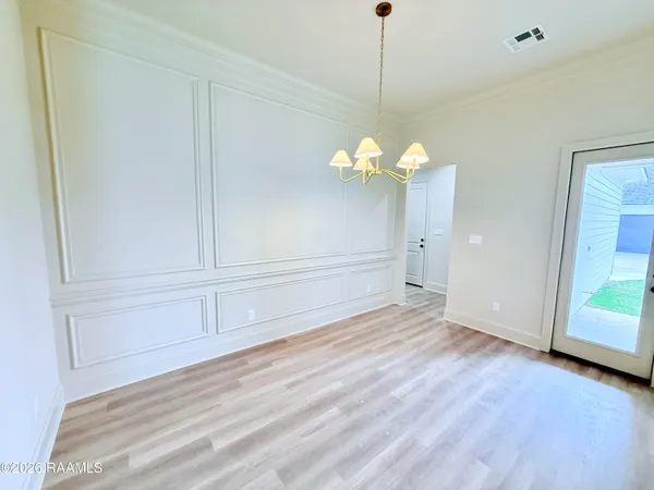 $339,900 | 122 Oak Village Drive, Scott, LA 70583