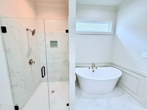 $339,900 | 122 Oak Village Drive, Scott, LA 70583