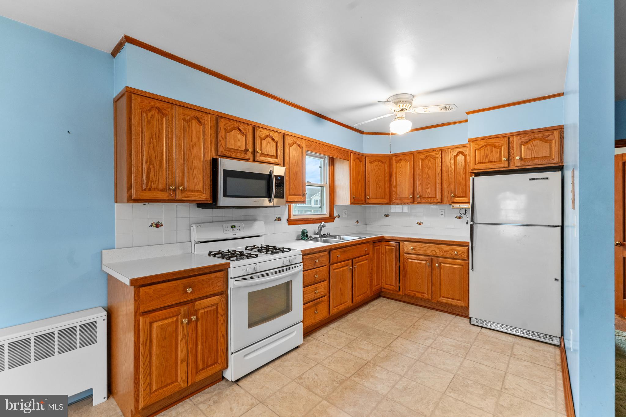4812 Ridge Road Rosedale, MD 21237 - Photo 4 of 22 Spacious Eat-in Kitchen