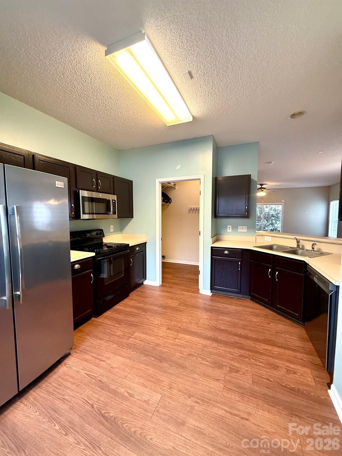 8056 Stoneham Court Matthews, NC 28105 - Photo 6 of 26