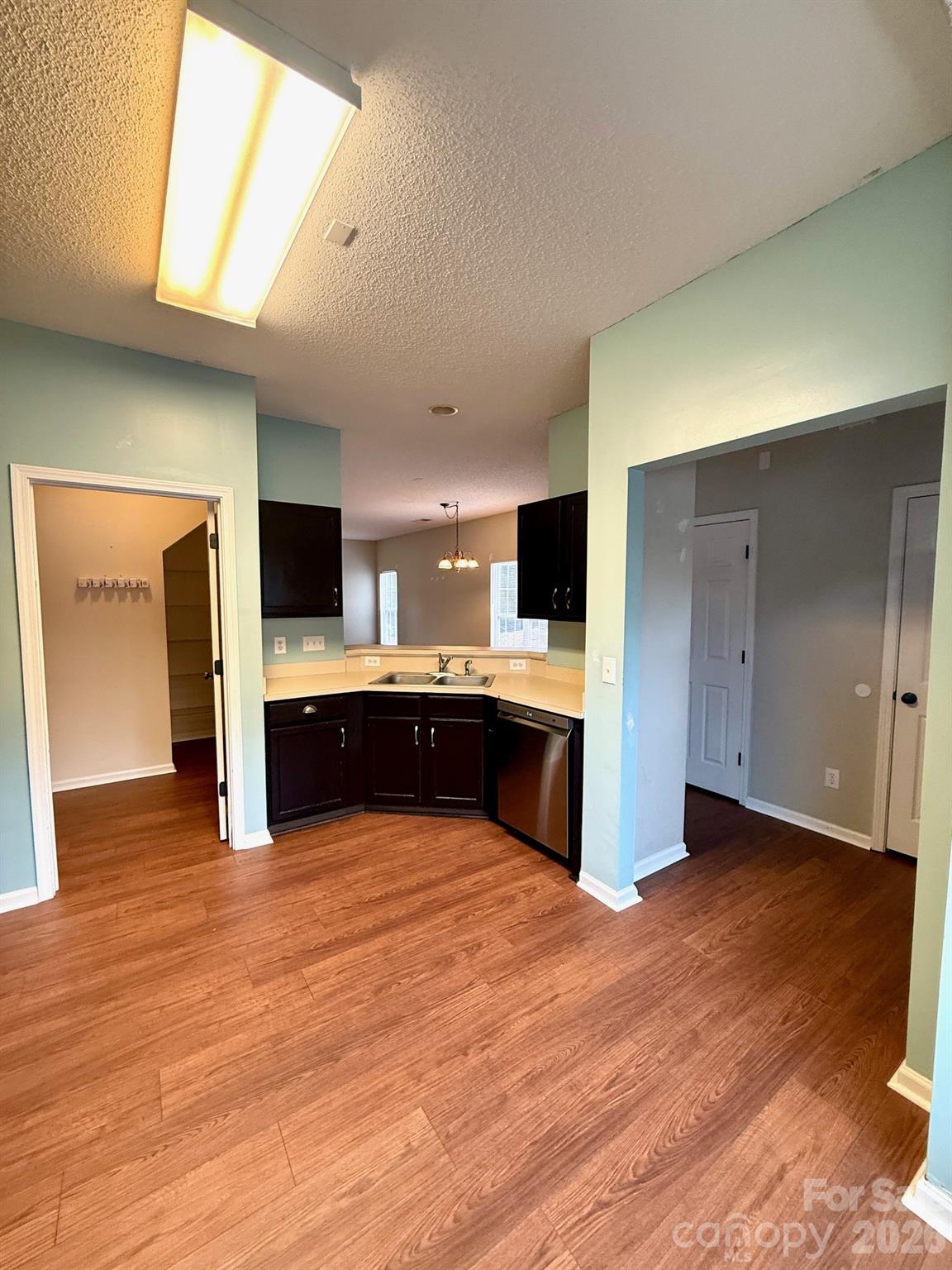 8056 Stoneham Court Matthews, NC 28105 - Photo 8 of 26