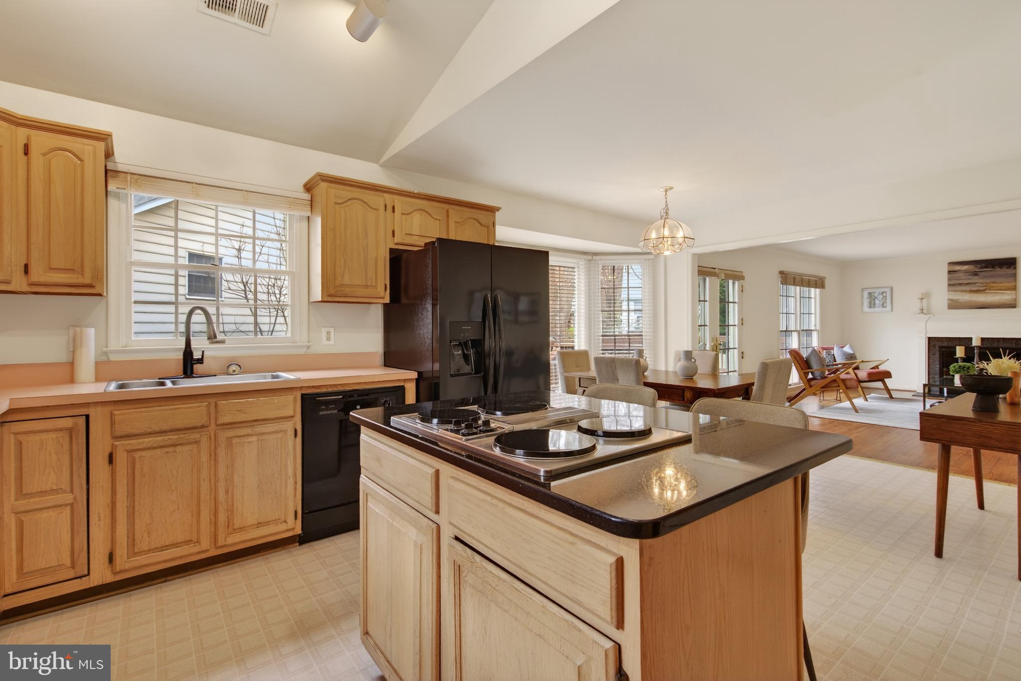 8901 Ellsworth Court Silver Spring, MD 20910 - Photo 13 of 55