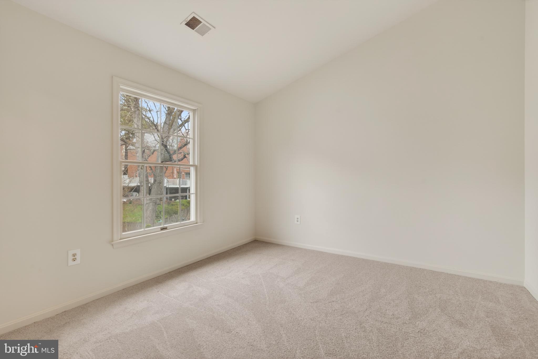 8901 Ellsworth Court Silver Spring, MD 20910 - Photo 31 of 43 an empty room with a window