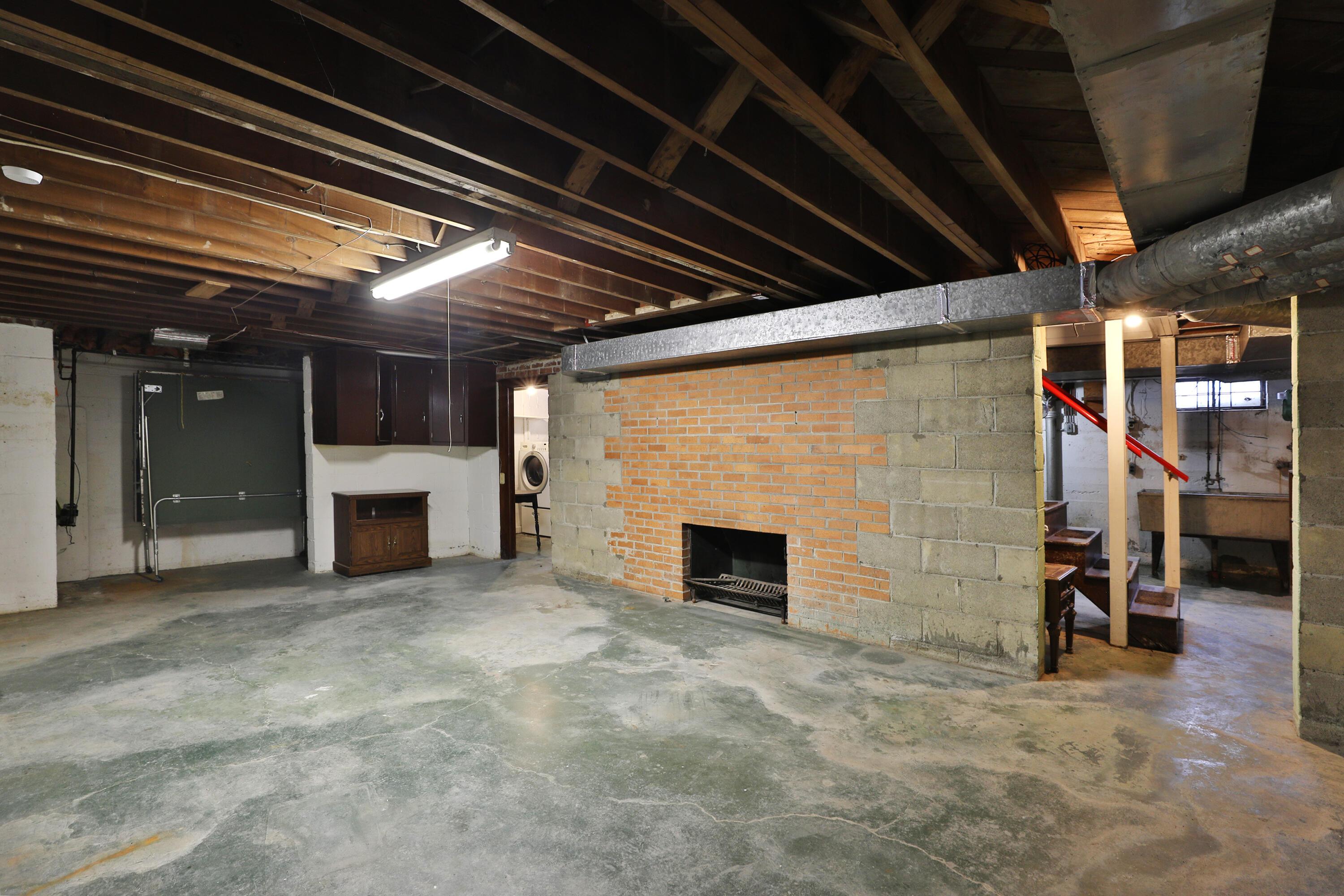 2620 Wellesley Road Columbus, OH 43209 - Photo 27 of 32 Basement
