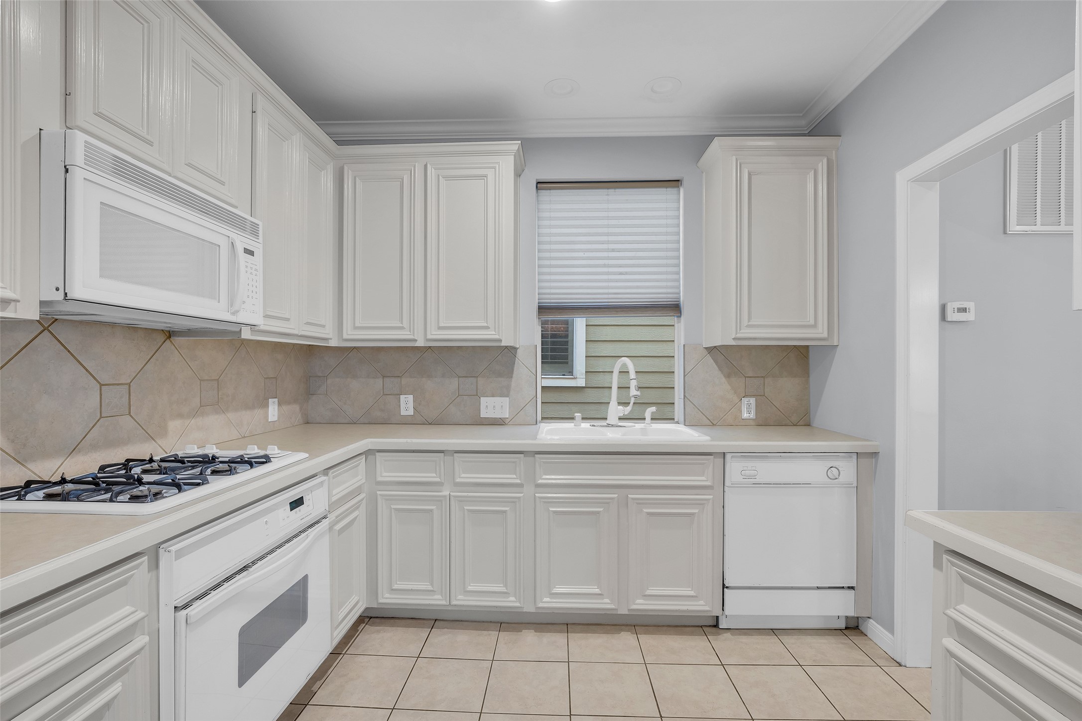 1417 West Webster Street Houston, TX 77006 - Photo 17 of 32