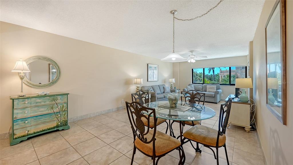 1001 Point Of Rocks Road, Unit 310 Sarasota, FL 34242 - Photo 5 of 33 Gallery Image 5